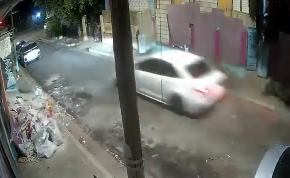 2 Children and 4 Others Shot in Kingston Drive-By